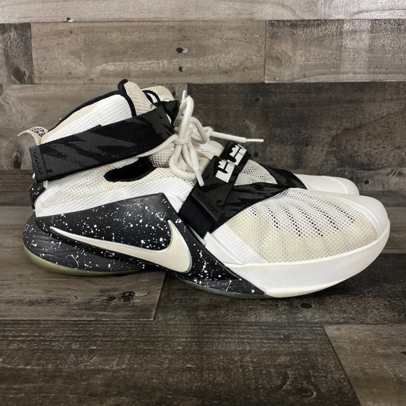 Nike Lebron Soldier 9 Premium Basketball Shoes - Picture 2 of 12